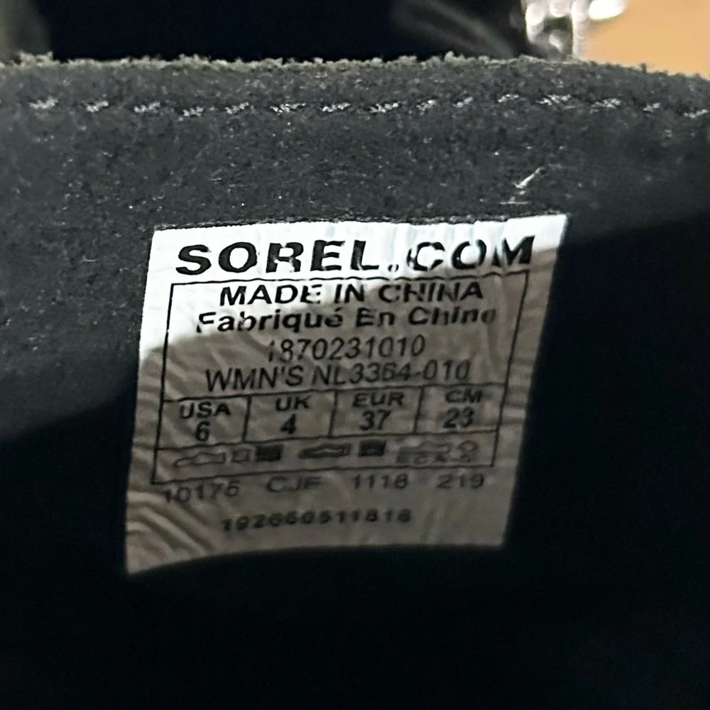 Sorel Joan of Arctic‎ Wedge II Zip Distressed Leather Bootie Dark Green 6